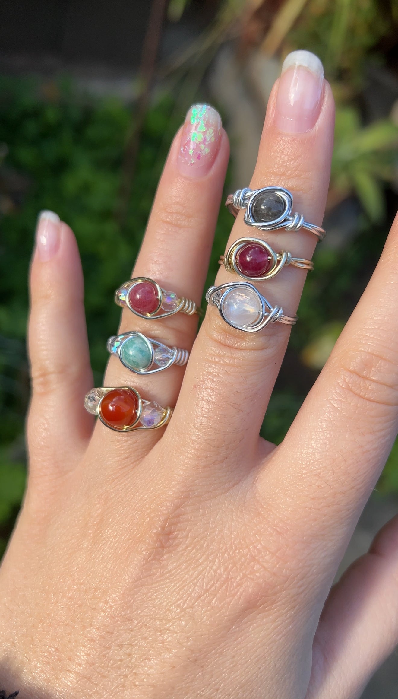 Anellini con pietre naturali (personalizzabile)