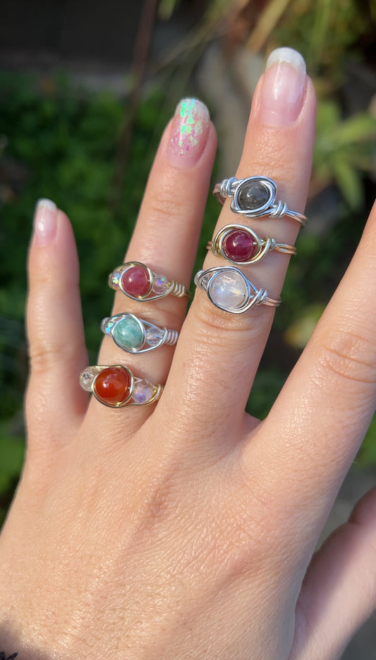 Anellini con pietre naturali (personalizzabile)